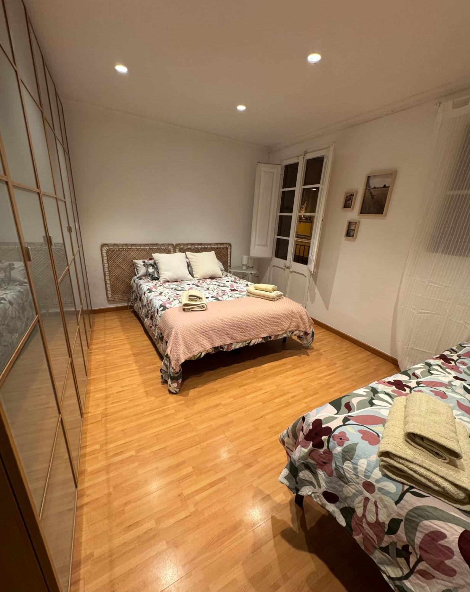 Appartamento Acogedor Piso En Barcellona Esterno foto