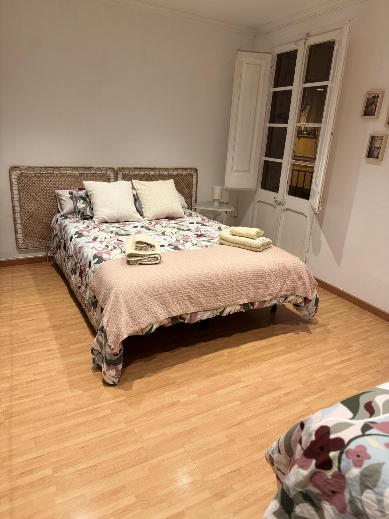 Appartamento Acogedor Piso En Barcellona Esterno foto